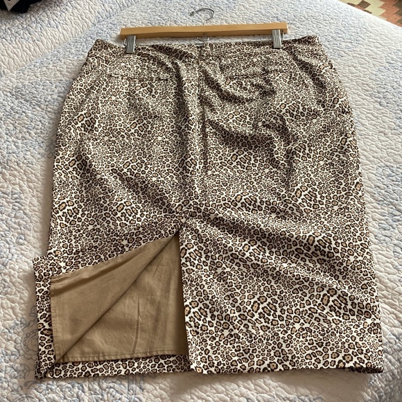 NWT Exquisite Animal Print Pencil Skirt, Size 16 - Picture 4 of 4